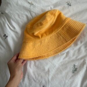 Terry Cloth Aritzia Bucket Hat o/s - never worn NWT